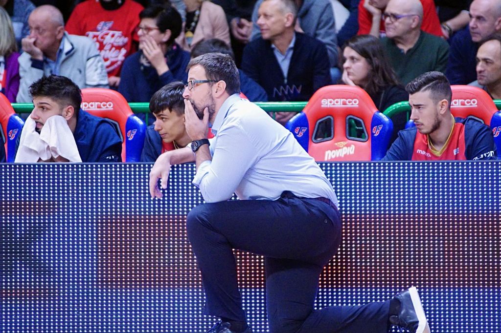 La Junior soffre a Capo d’Orlando. Al termine del primo tempo i rossoblù sono a -8
